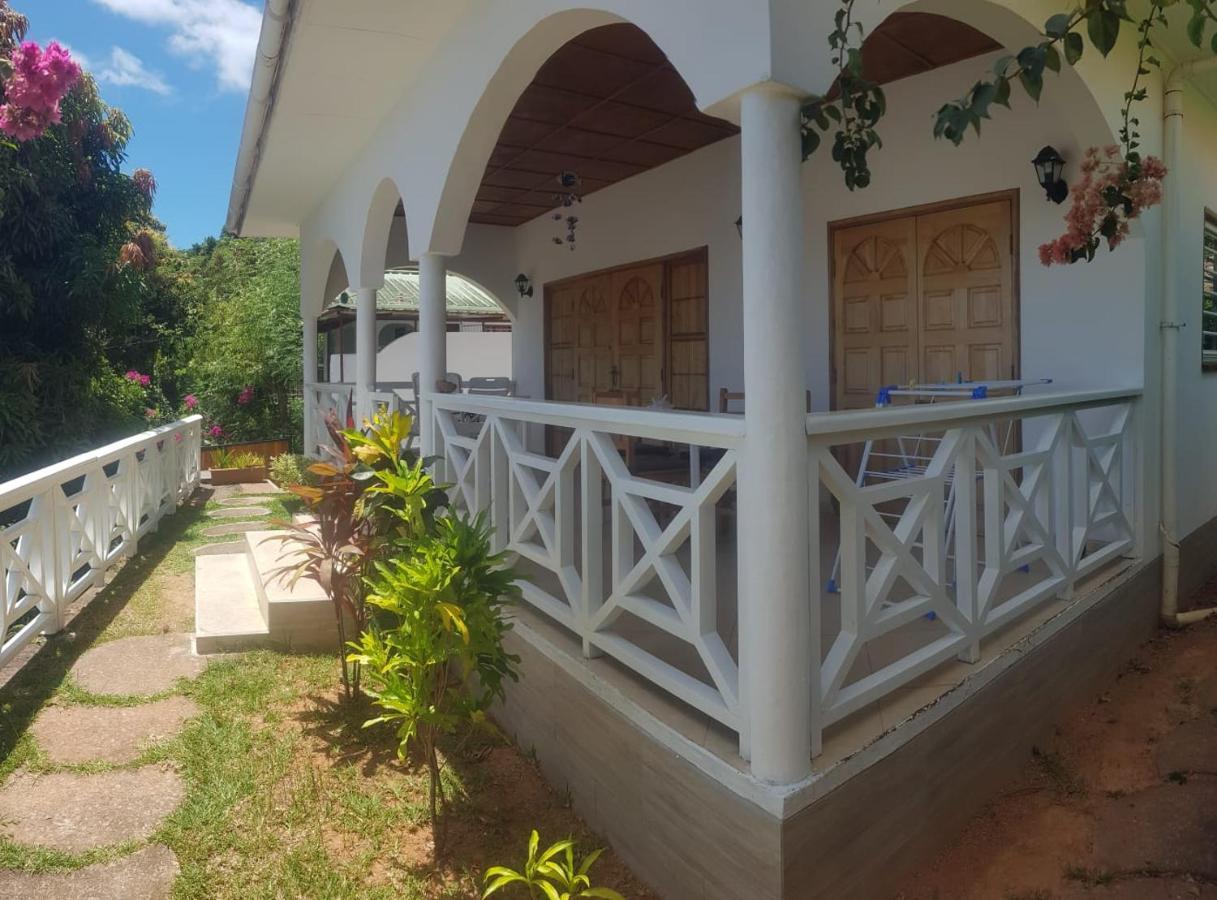 Baie S.Te Anne Case Vacanza Baie Sainte Anne Exterior foto
